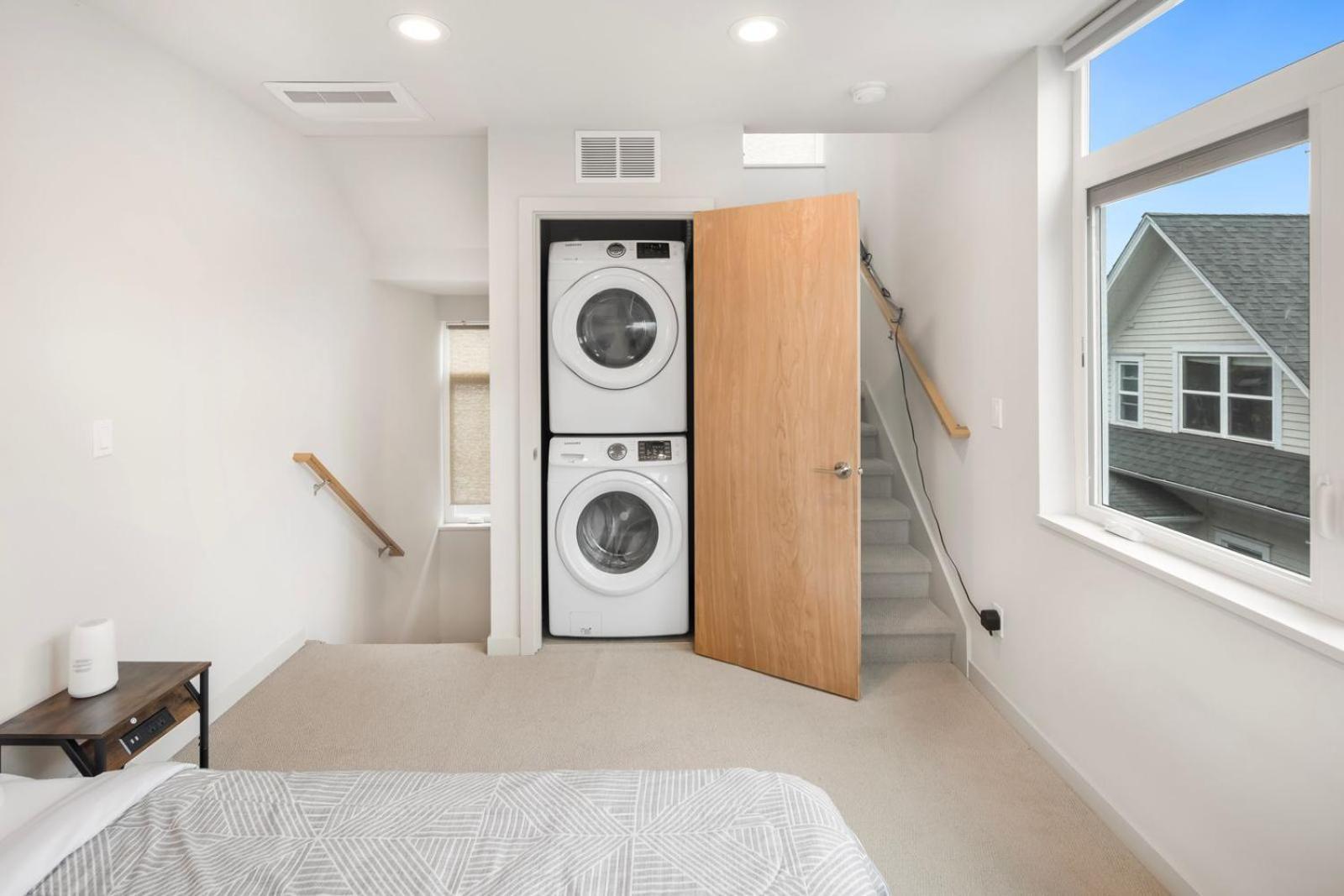Holiday home Skyline Retreat Cozy 1bd W Balcony Views *