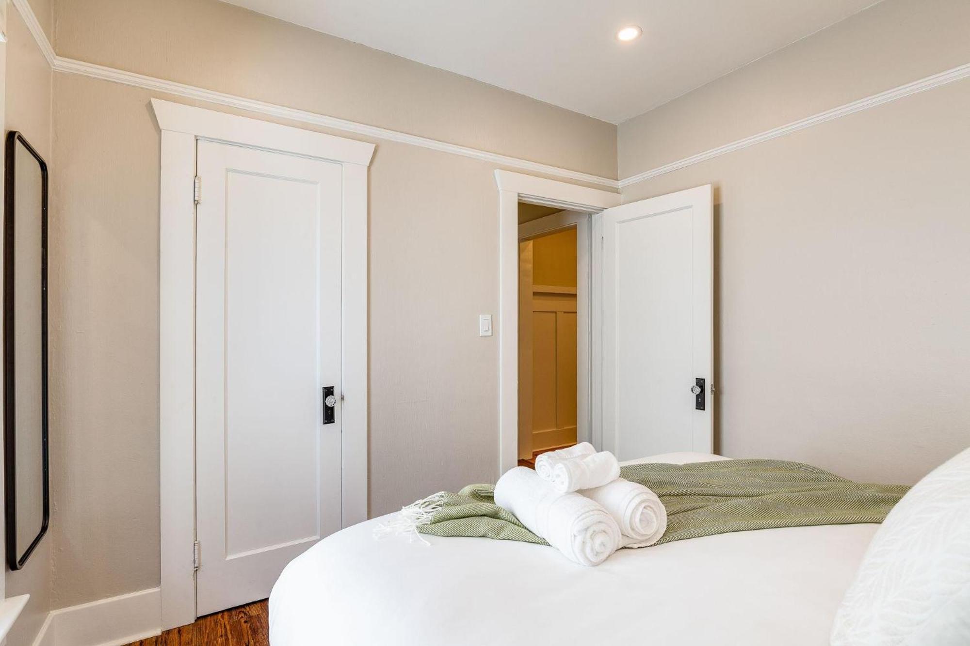 Hilltop Gem Holiday home Seattle