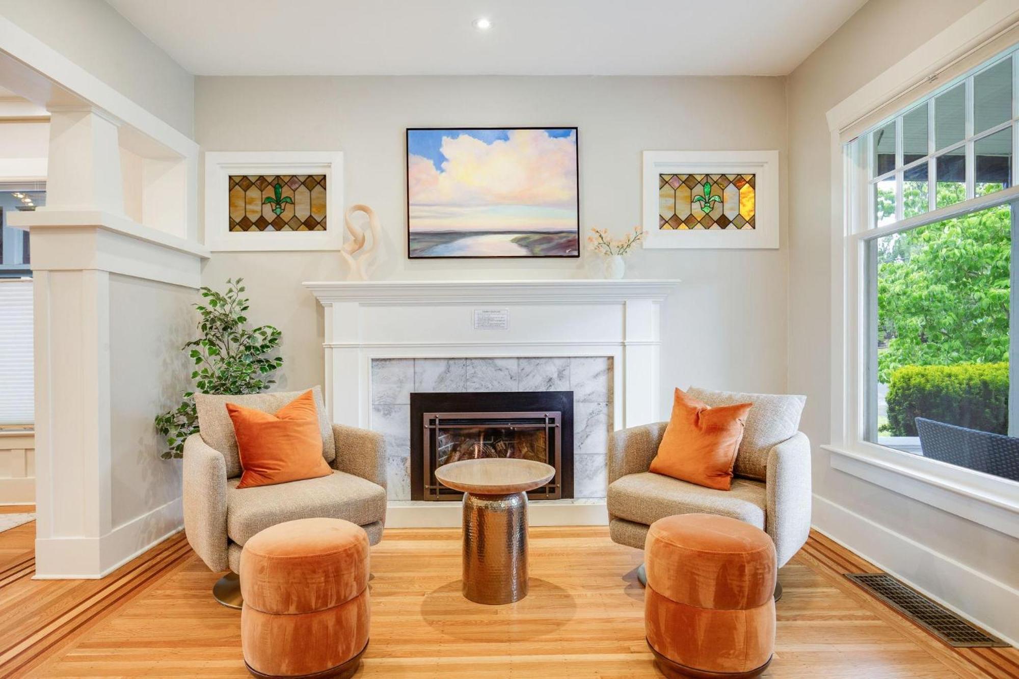 Hilltop Gem Holiday home