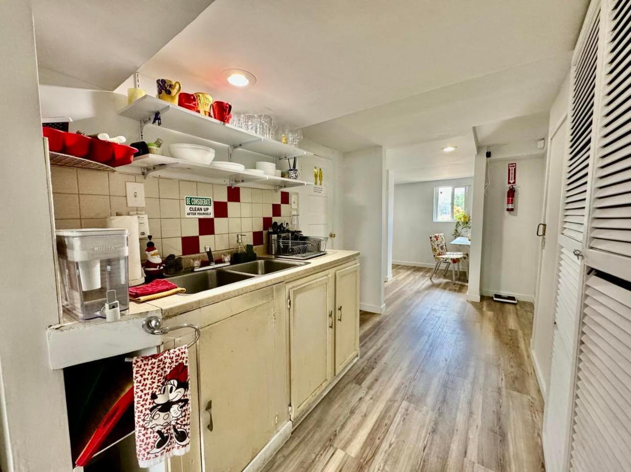 Homestay Tiny Private On The 1st Floor With Shared Bathroom Near Seatac Airport And Downtown *