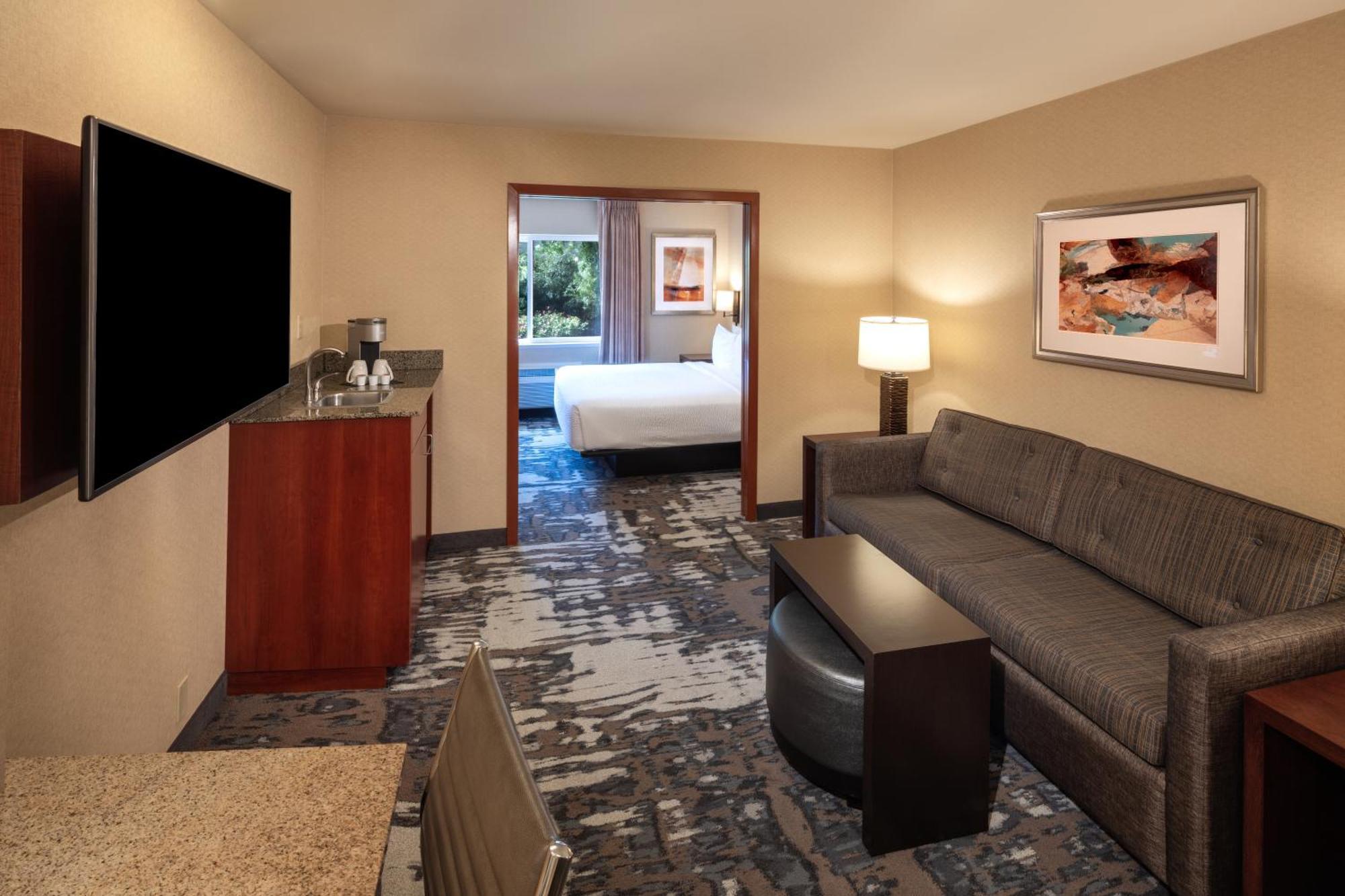 Silver Cloud - Of Washington District 3* Seattle