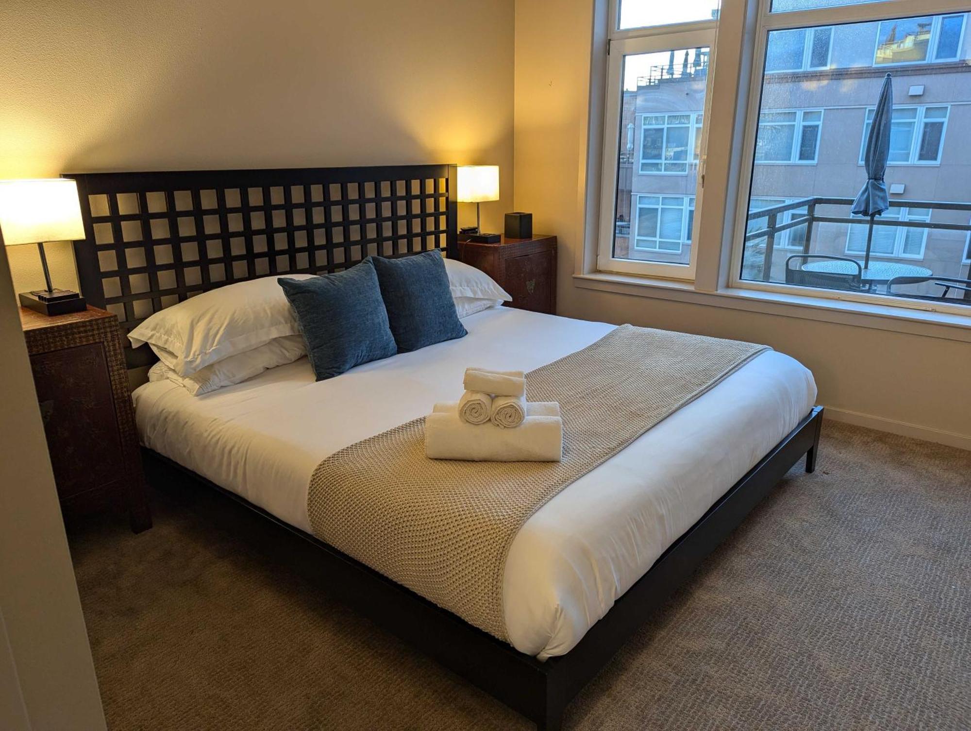 Holiday home New Downtown 2 Beds, 2 Baths Waterfront Alaska 335 *