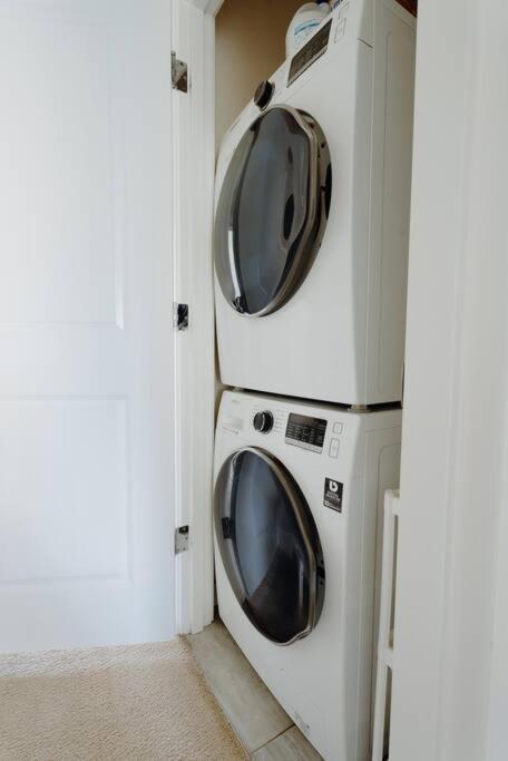 Haven At Greenbridge Close To Airport And Downtown Holiday home