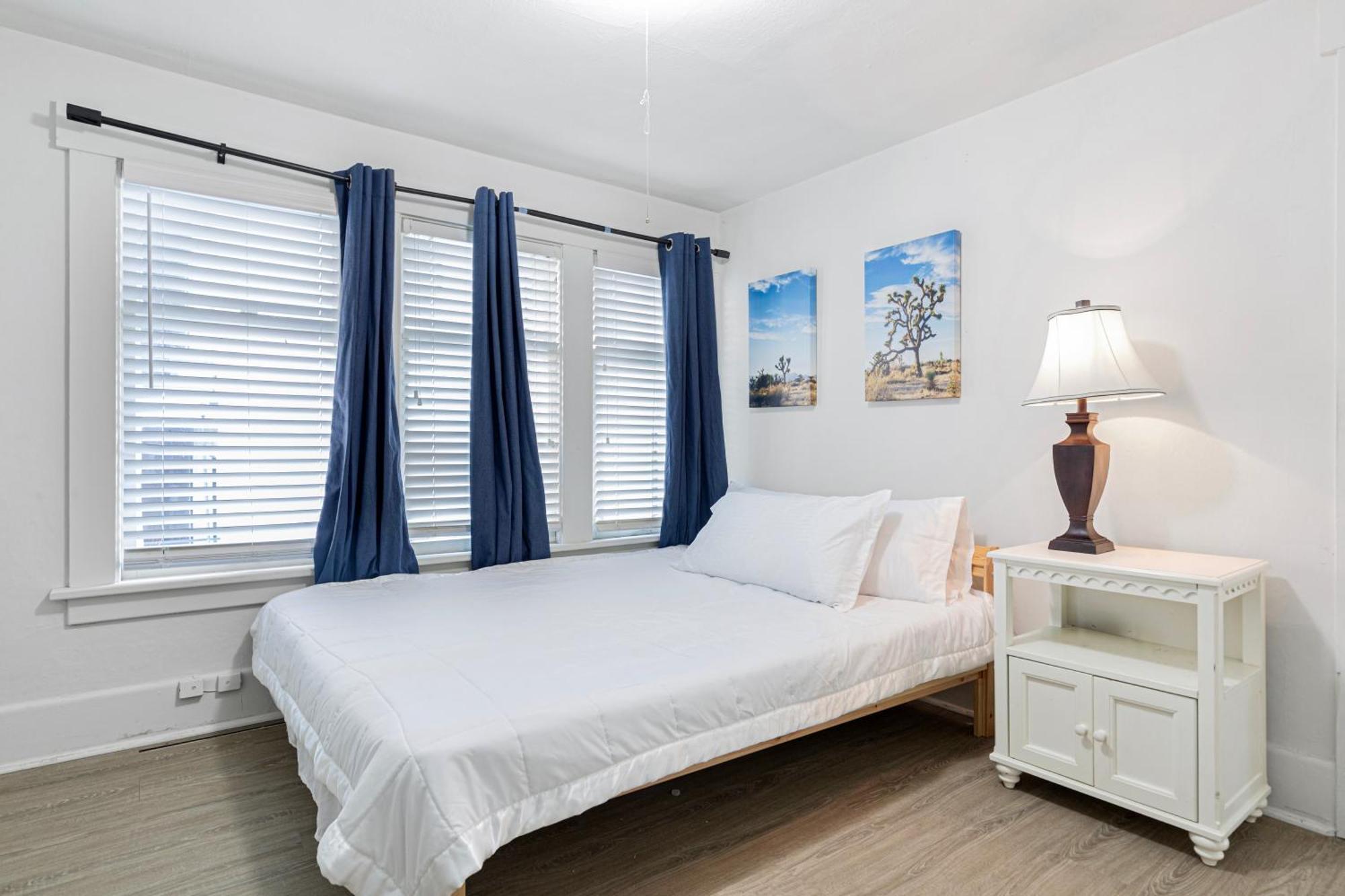 Vintage 3 Bedroom In Prime Eastlake With Private Parking Seattle