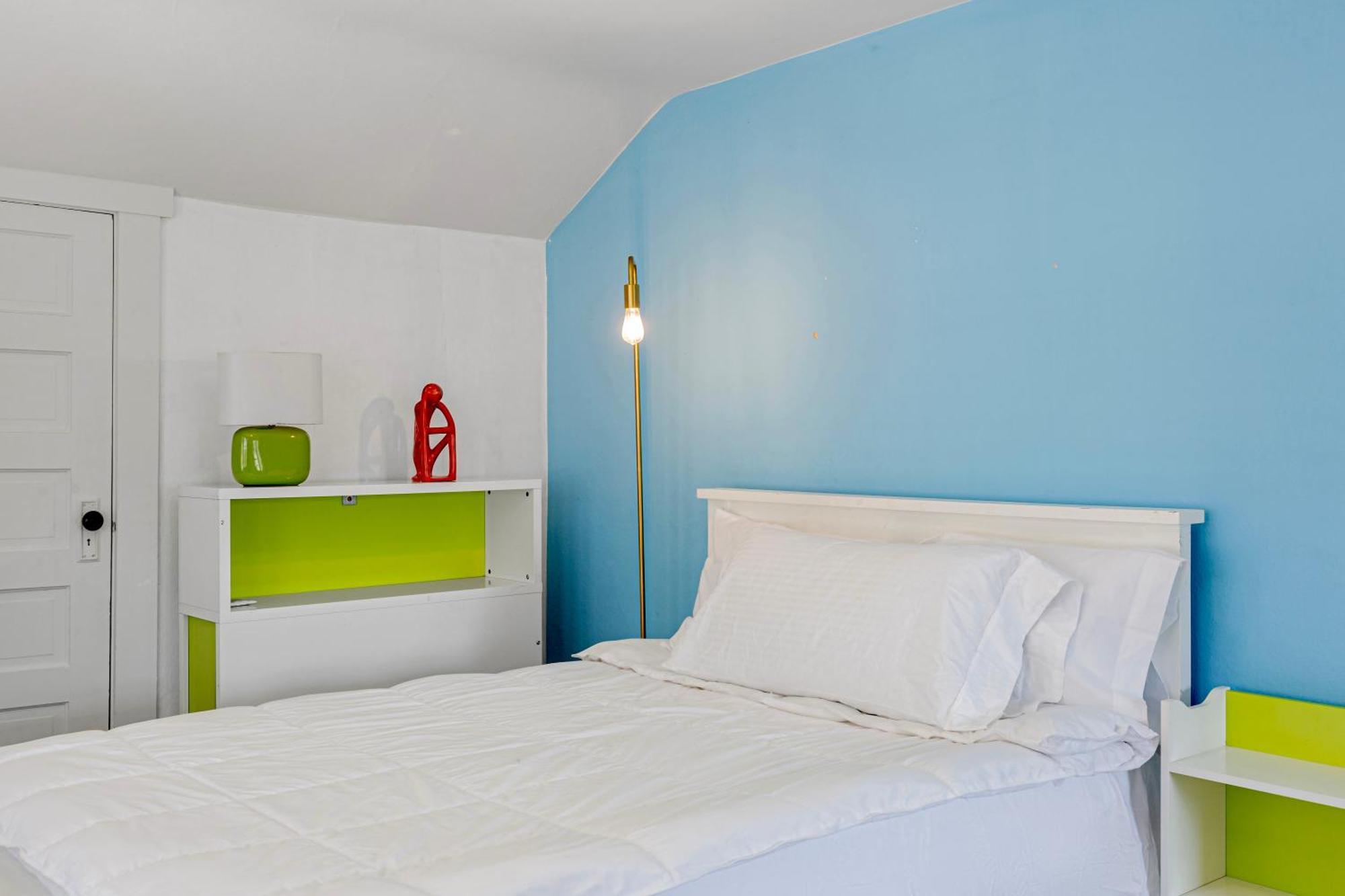 Holiday home Vintage 3 Bedroom In Prime Eastlake With Private Parking Seattle
