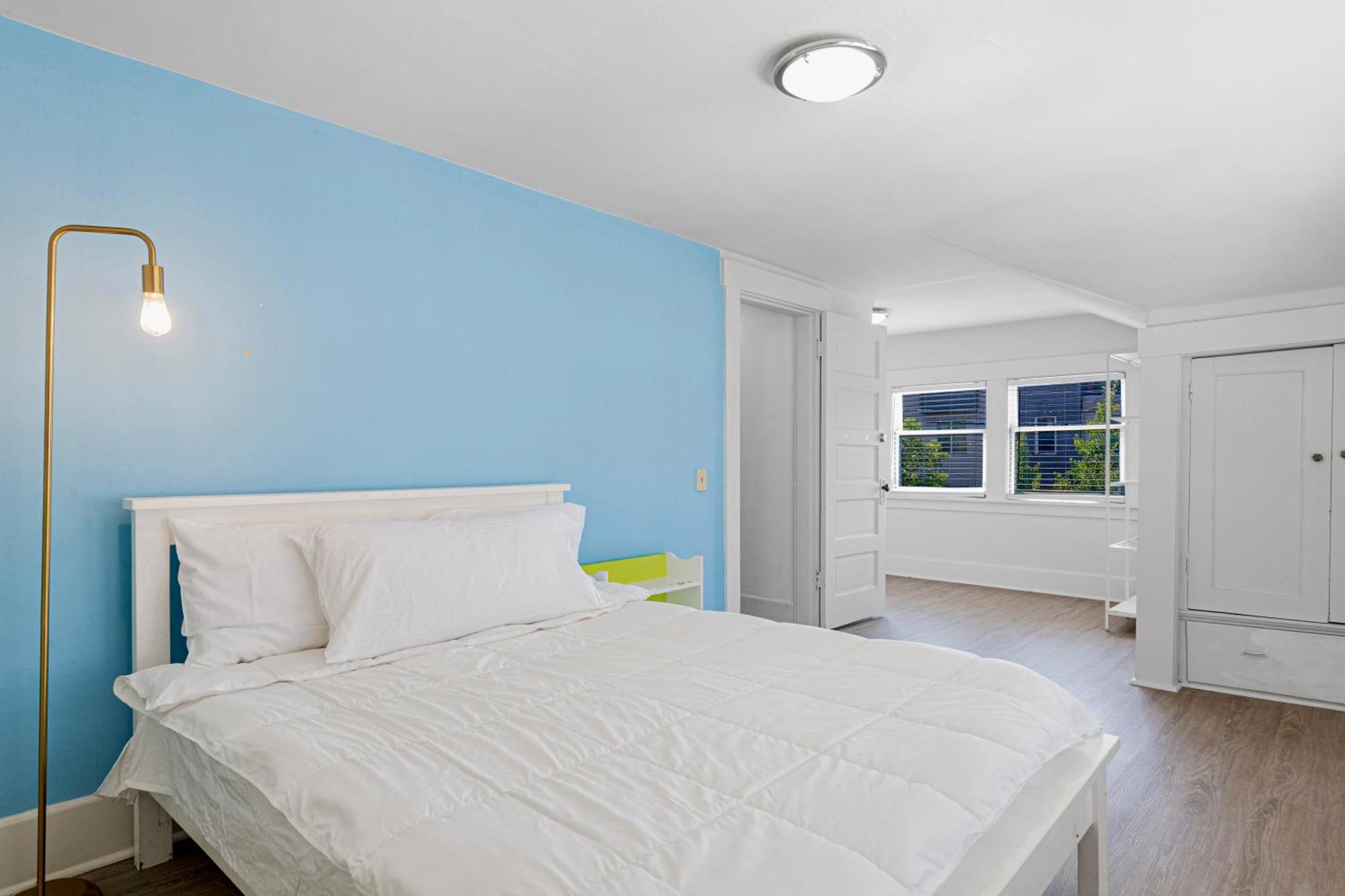 Holiday home Vintage 3 Bedroom In Prime Eastlake With Private Parking Seattle
