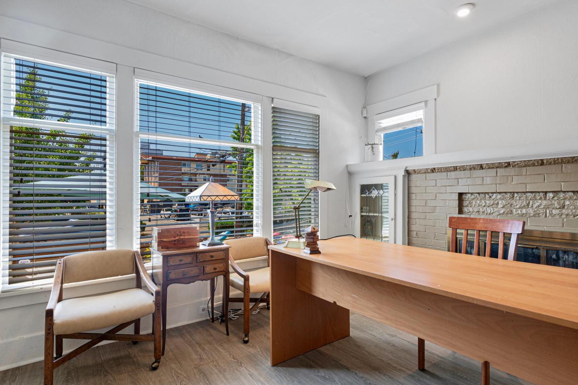 Vintage 3 Bedroom In Prime Eastlake With Private Parking Holiday home