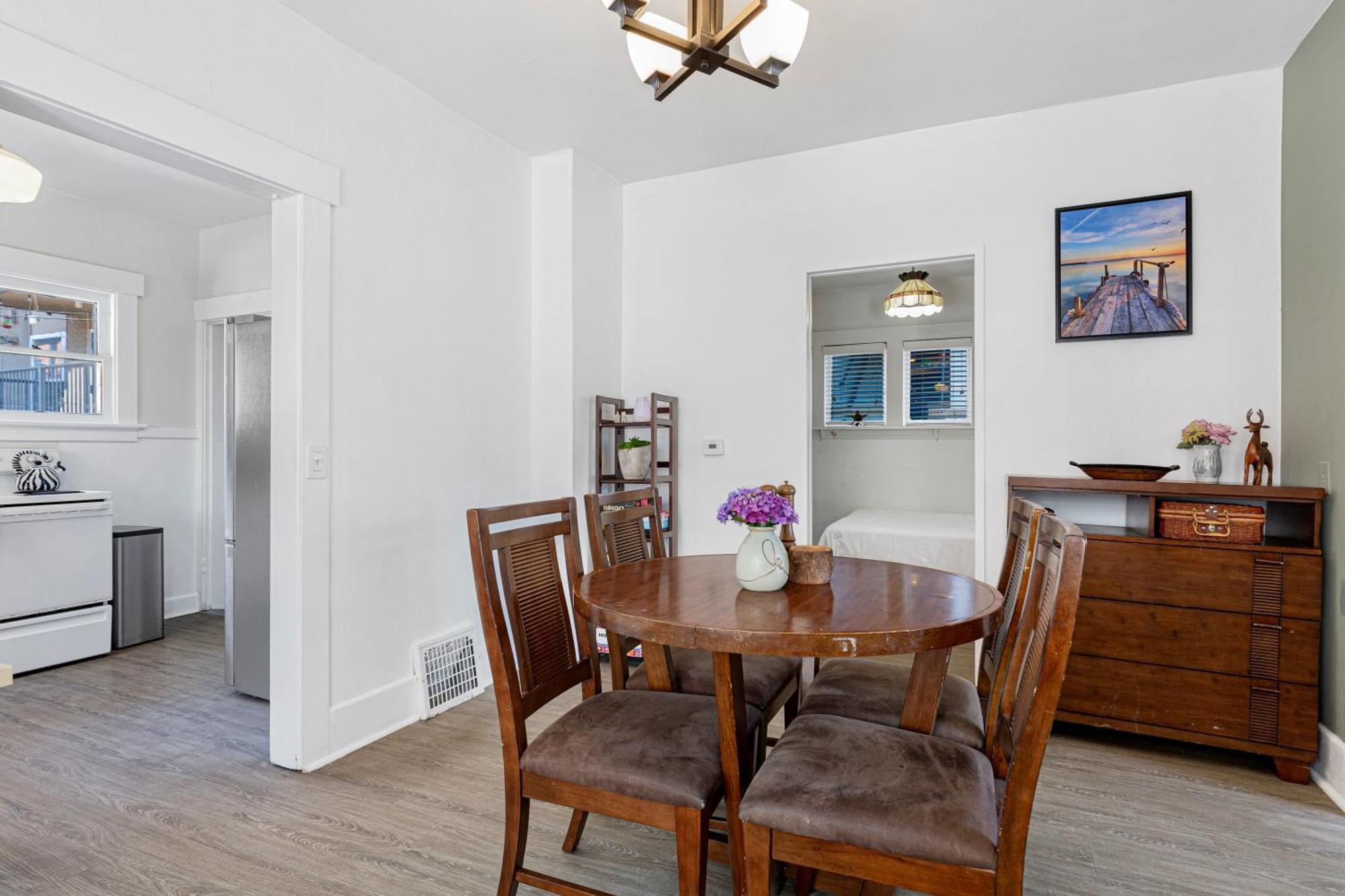 Holiday home Vintage 3 Bedroom In Prime Eastlake With Private Parking