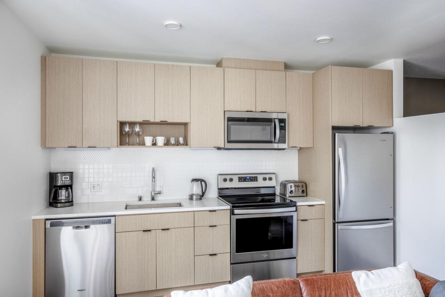 District 1br W Gym Bbq Nr Downtown Sea-547 *