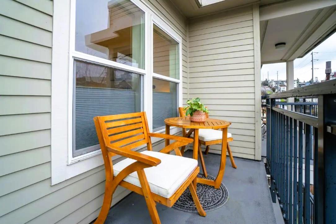 Apartment Free Parking - Views - Near Attractions Seattle