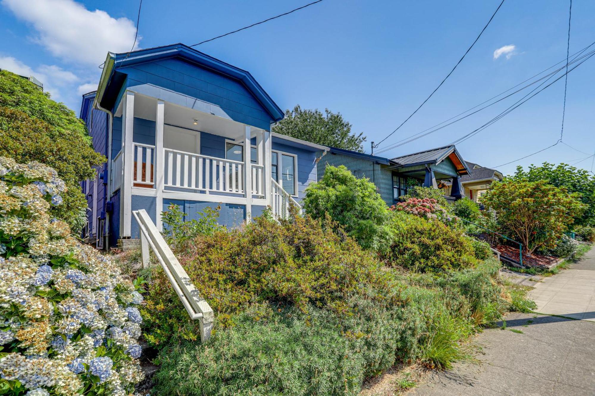 Family-friendly In Lake! Holiday home Seattle
