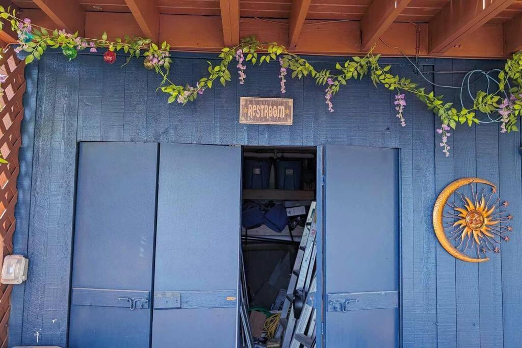 The Gogh - A Cozy, Creative Retreat
