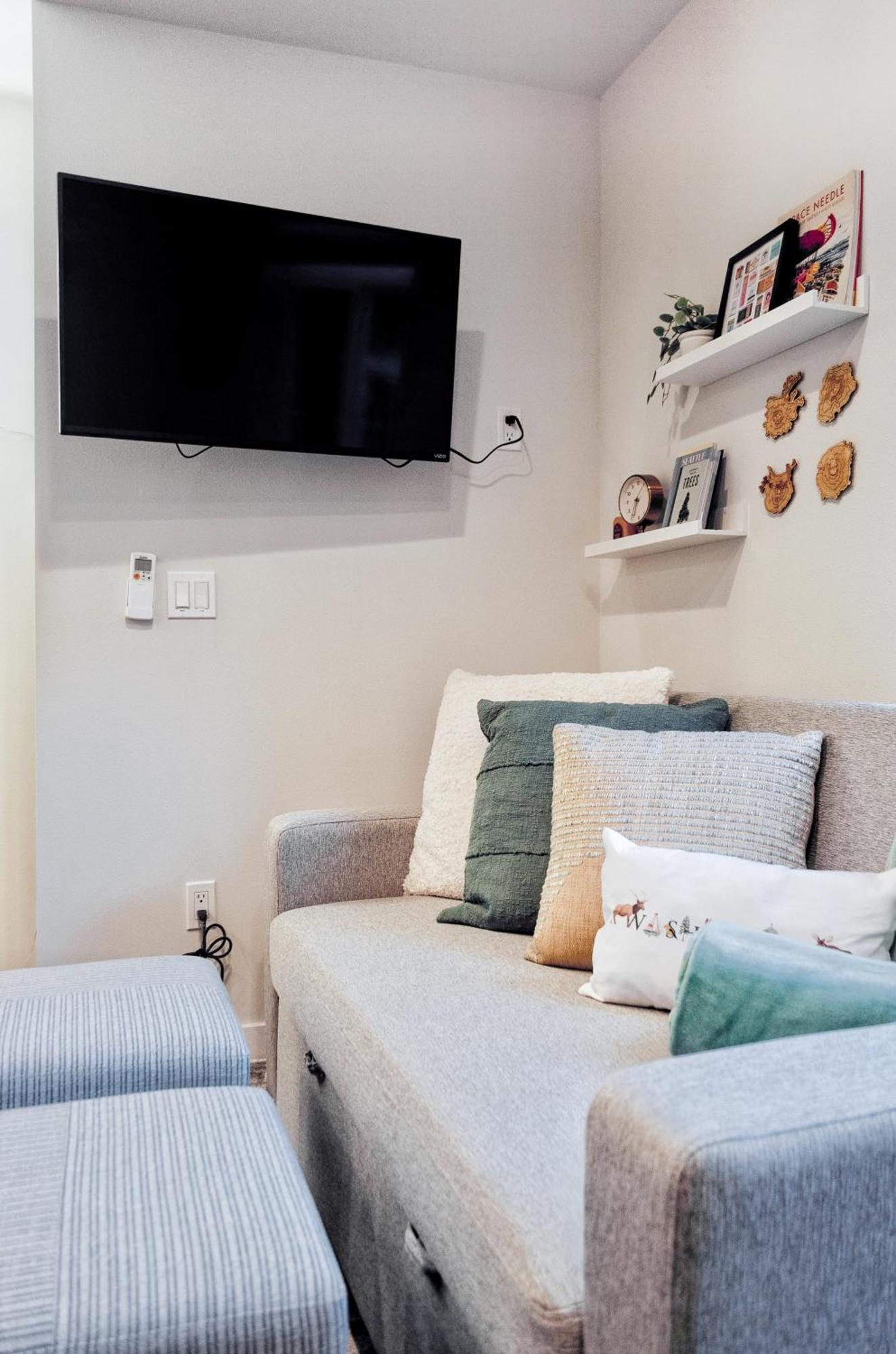 Holiday home Travelers Dream, Walk To Space Needle, Parking, Backyard