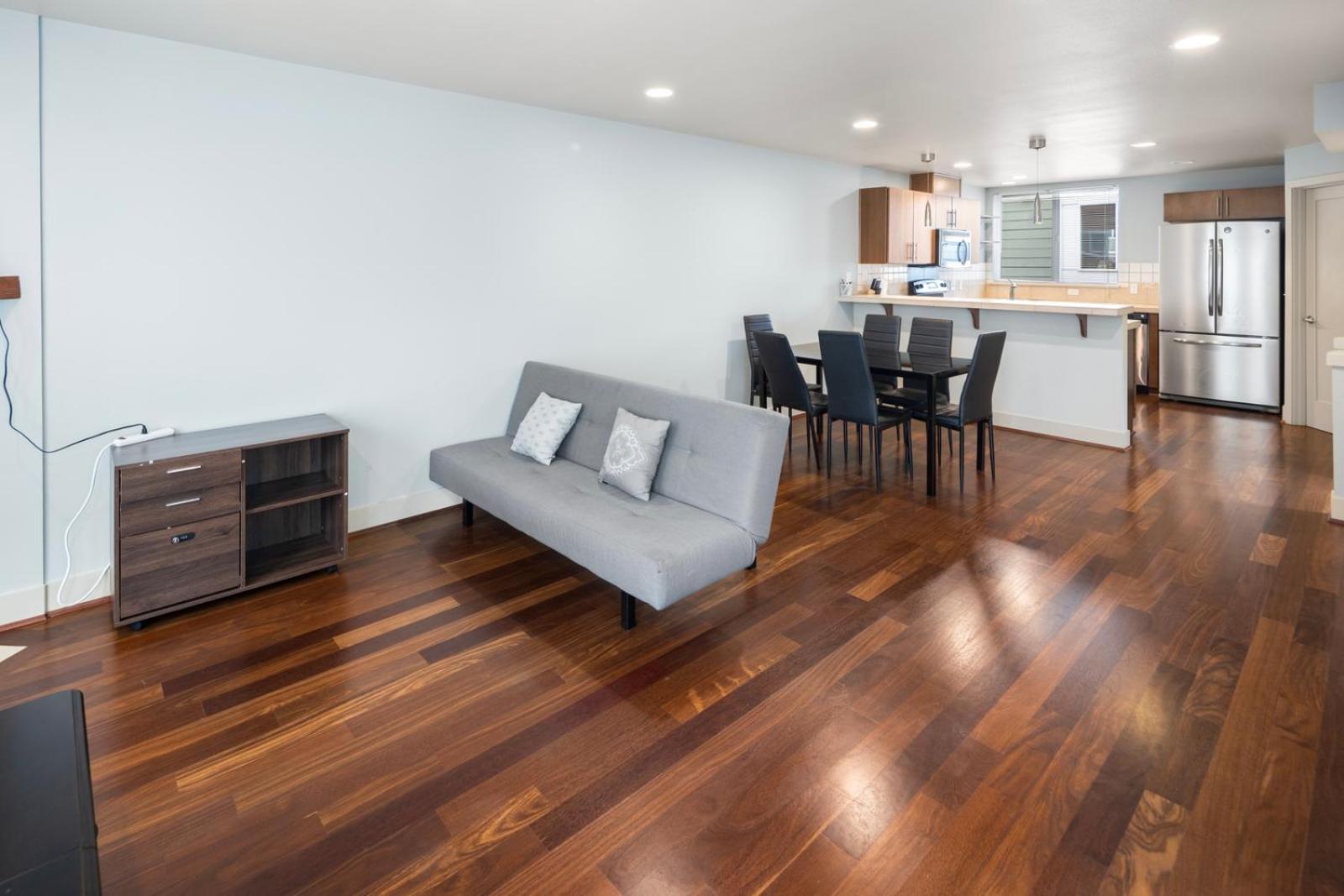 Welcome To Your Cozy Retreat Holiday home *
