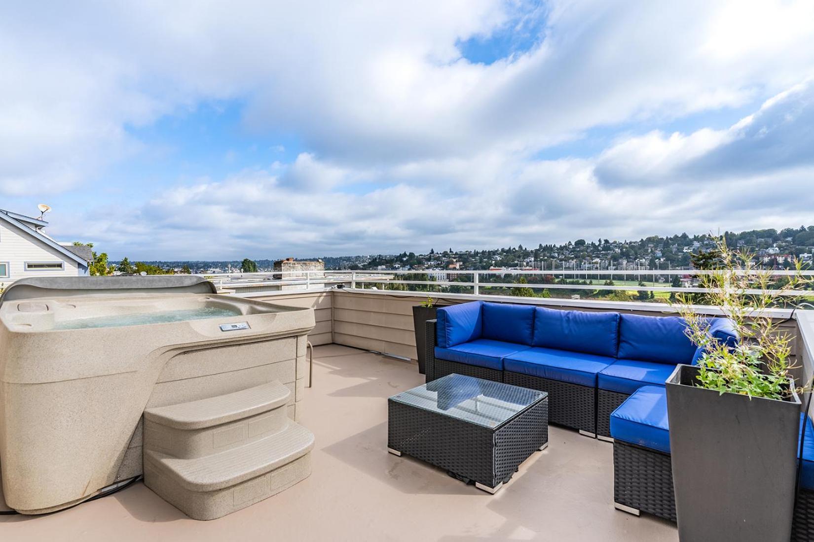 Holiday home Majestic Views With A Hot Tub! Seattle