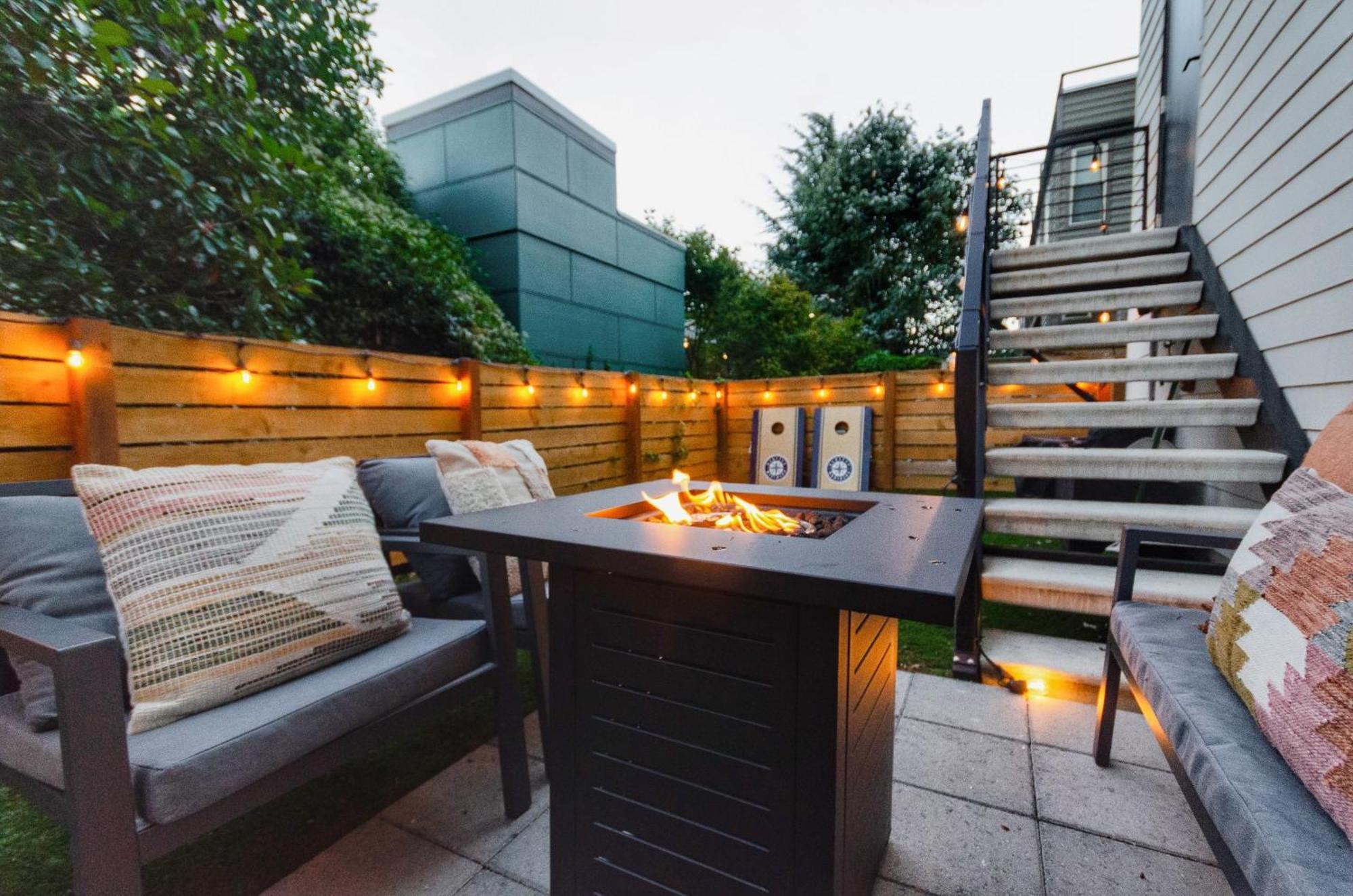 Travelers Dream, Walk To Space Needle, Parking, Backyard *