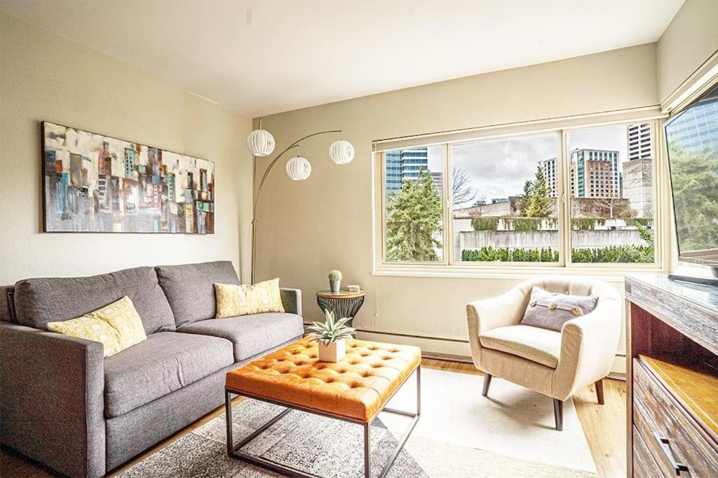 Eclectic Downtown & Cap Hill King Bed & Kitchen Holiday home Seattle