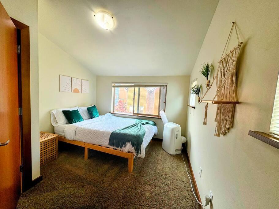 Townhouse West Abode! *