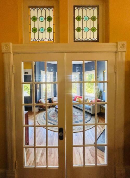 Blue Heron Manor - Historic Charm Centrally Located Seattle