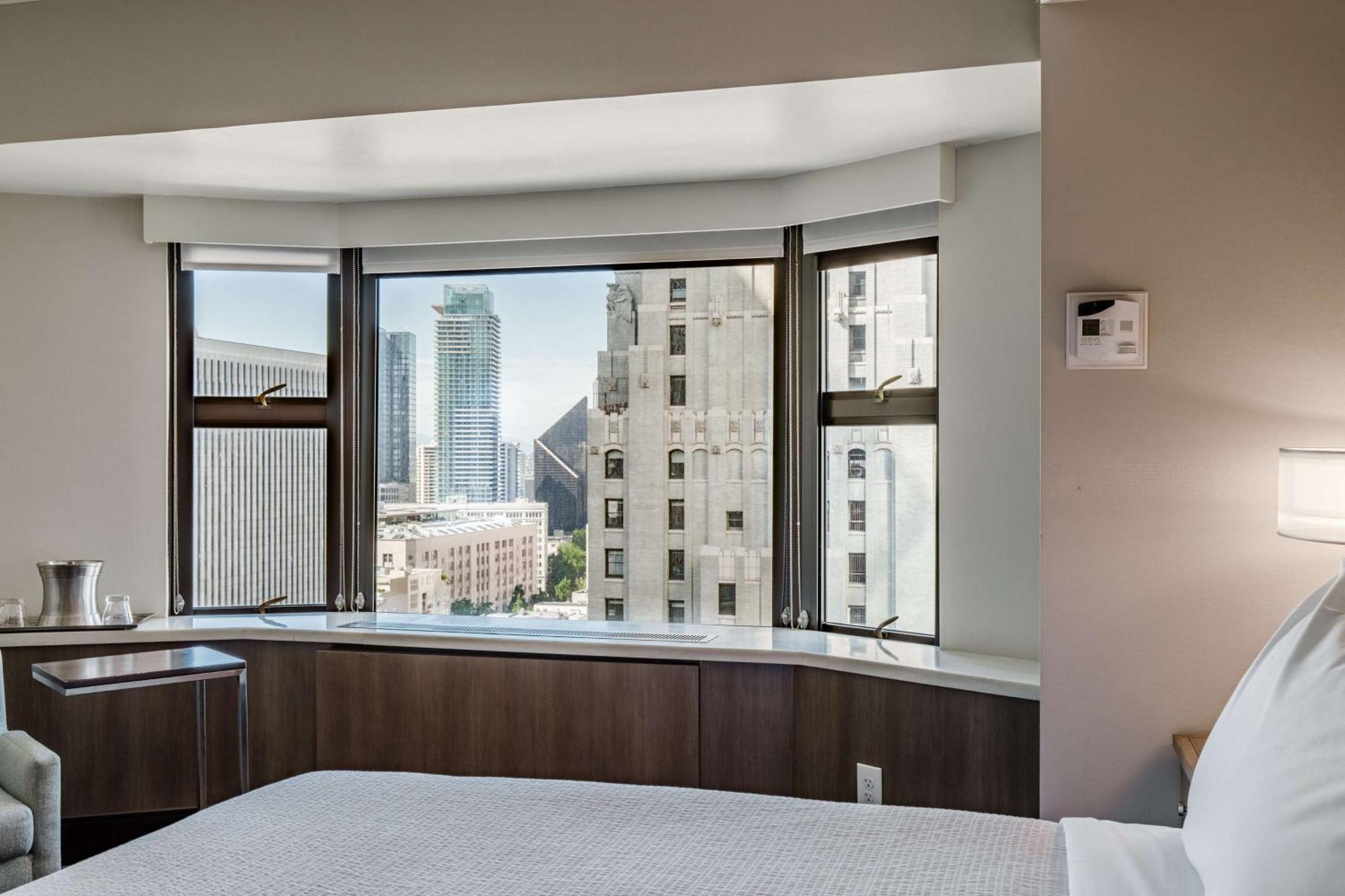 Hotel Coast Downtown By Apa 3*