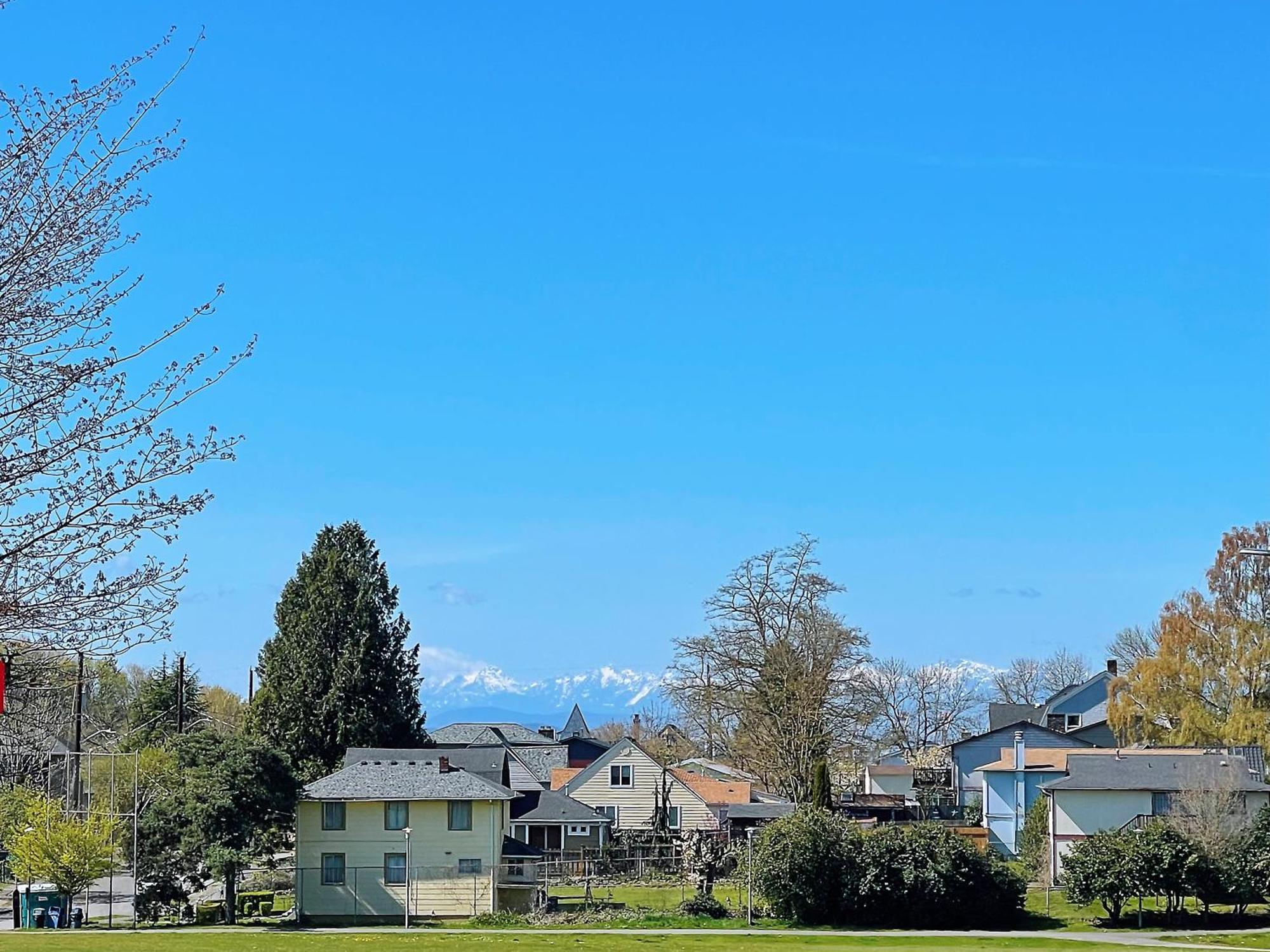 Peaceful Private Retreat 10 Mins Walk From Groceory Store * Seattle