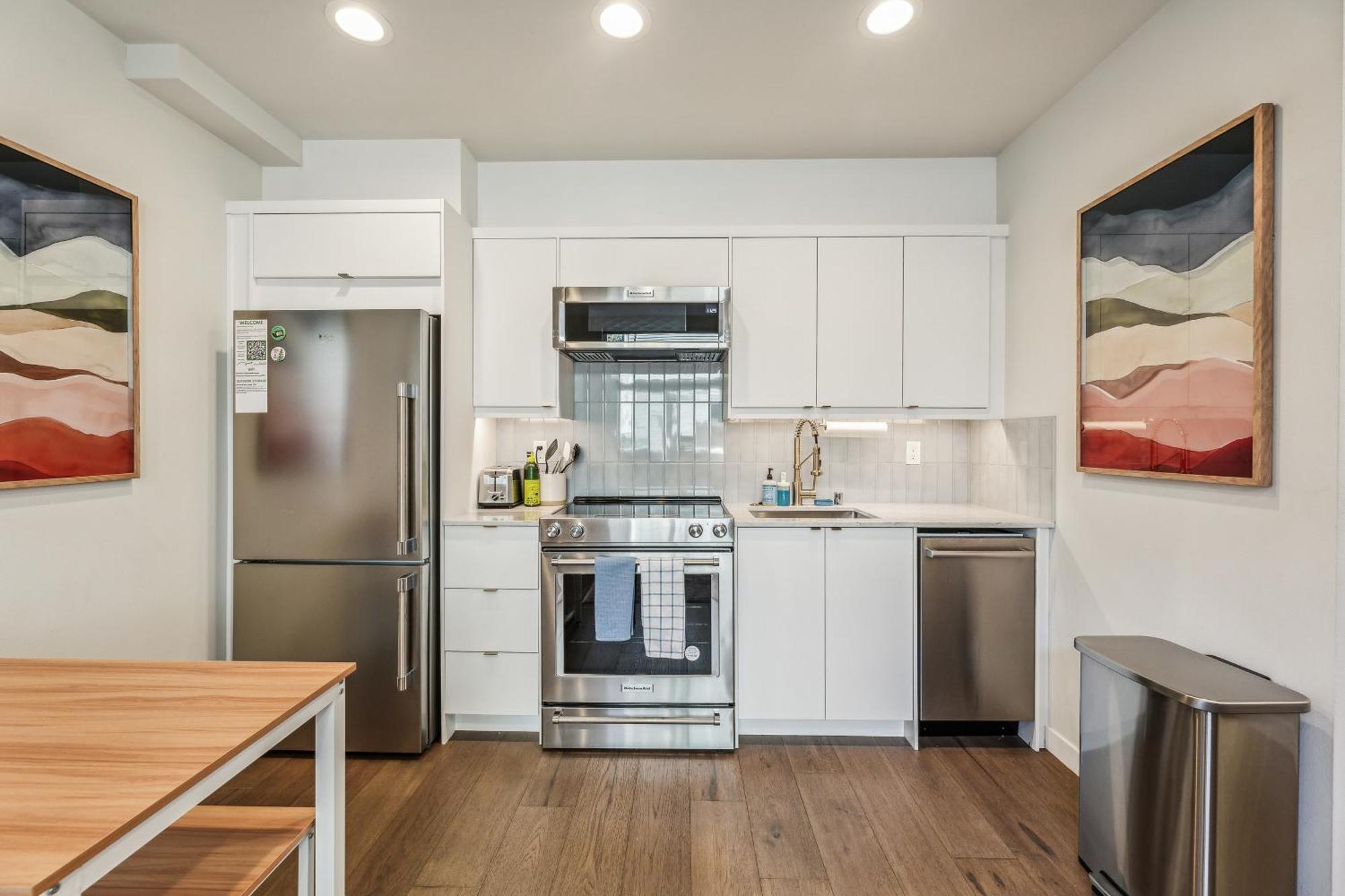 Travelers Dream, Walk To Space Needle, Parking, Backyard *