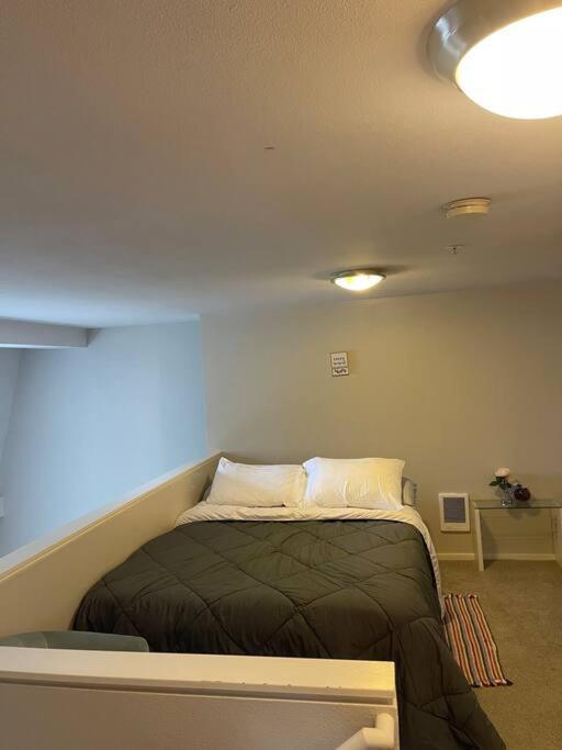 Affordable Belltown Near Space Needle & Downtown Seattle