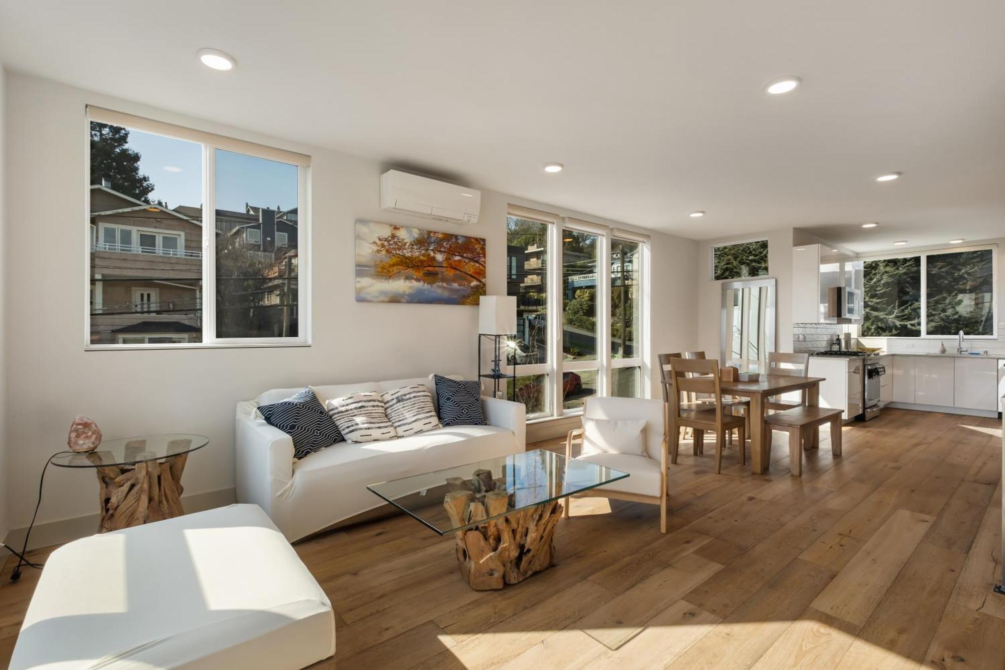 Modern Townhome With Space Needle View Seattle