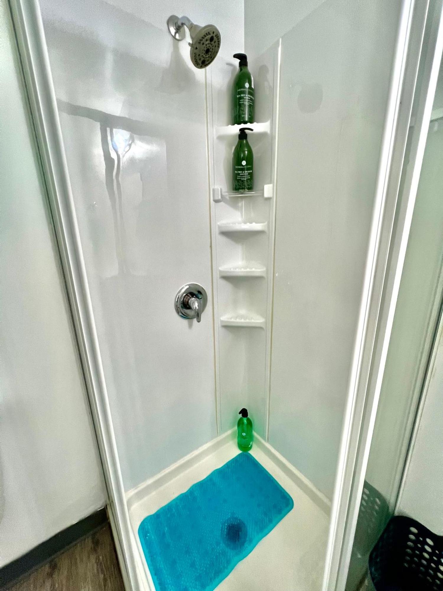 Apartment Micro 10 Minutes Walk To Of Washington *
