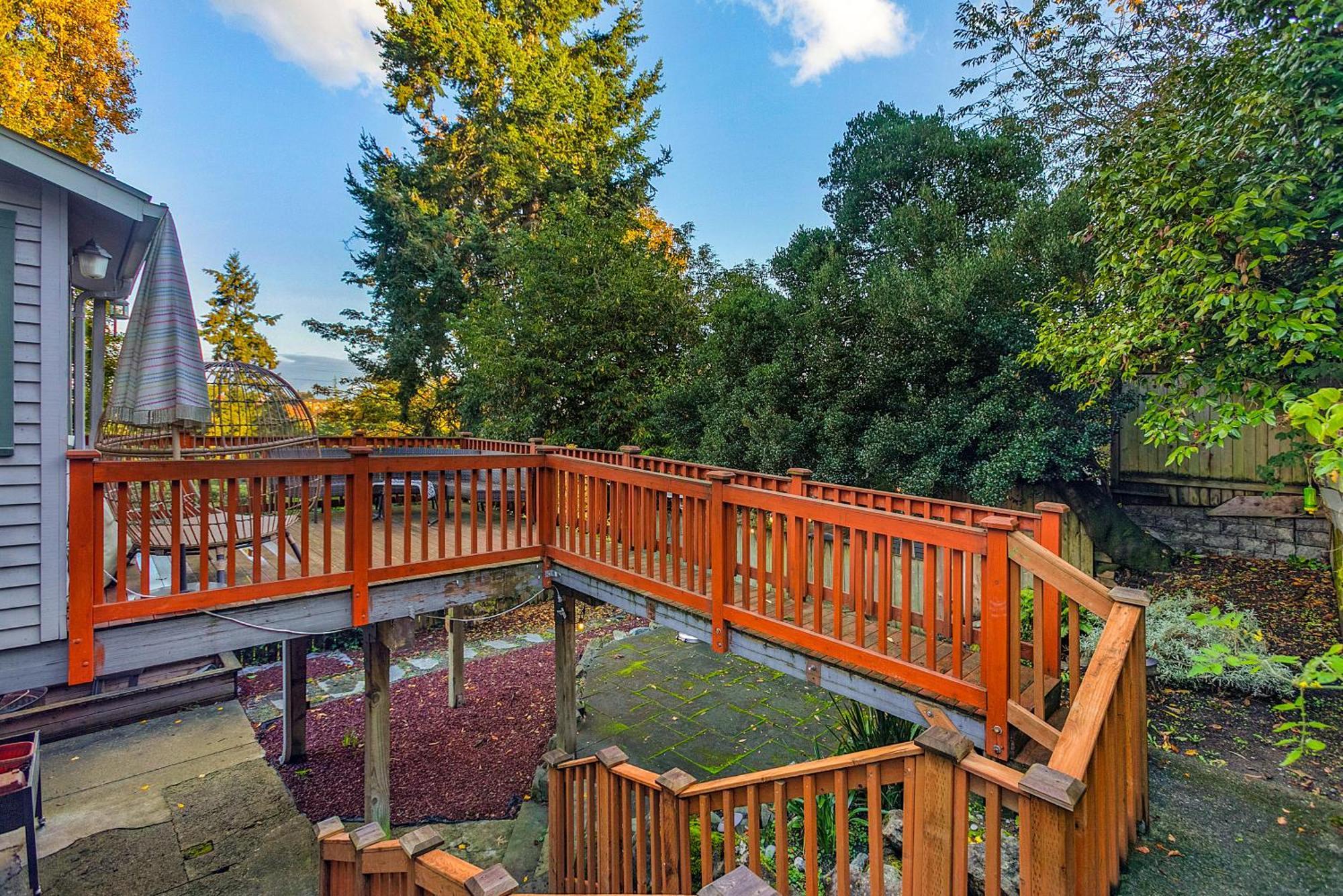 Apartment Treehouse Deck House At
