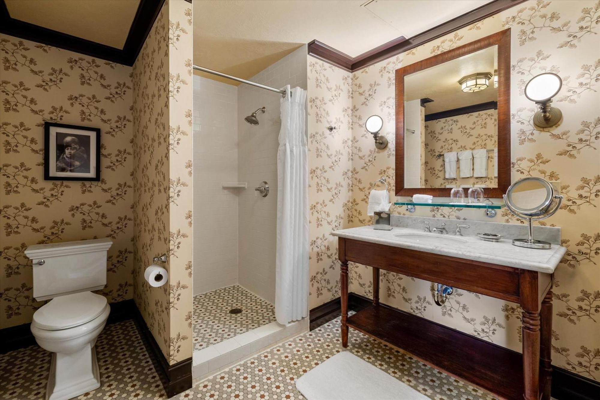 Arctic Club Hotel 4*