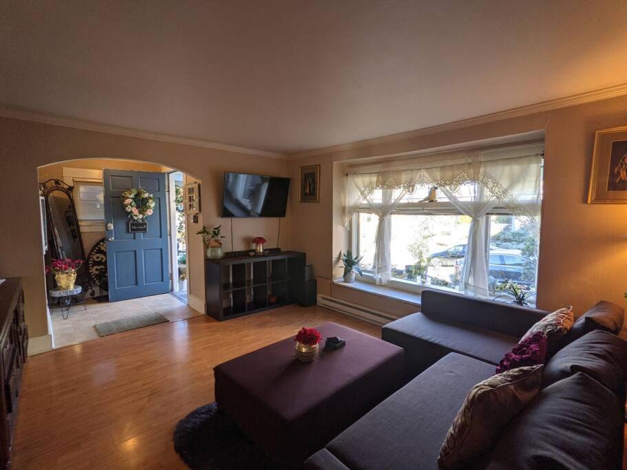 Walker Paradise #2 With 1 Permitted Street Parking In Front Holiday home Seattle