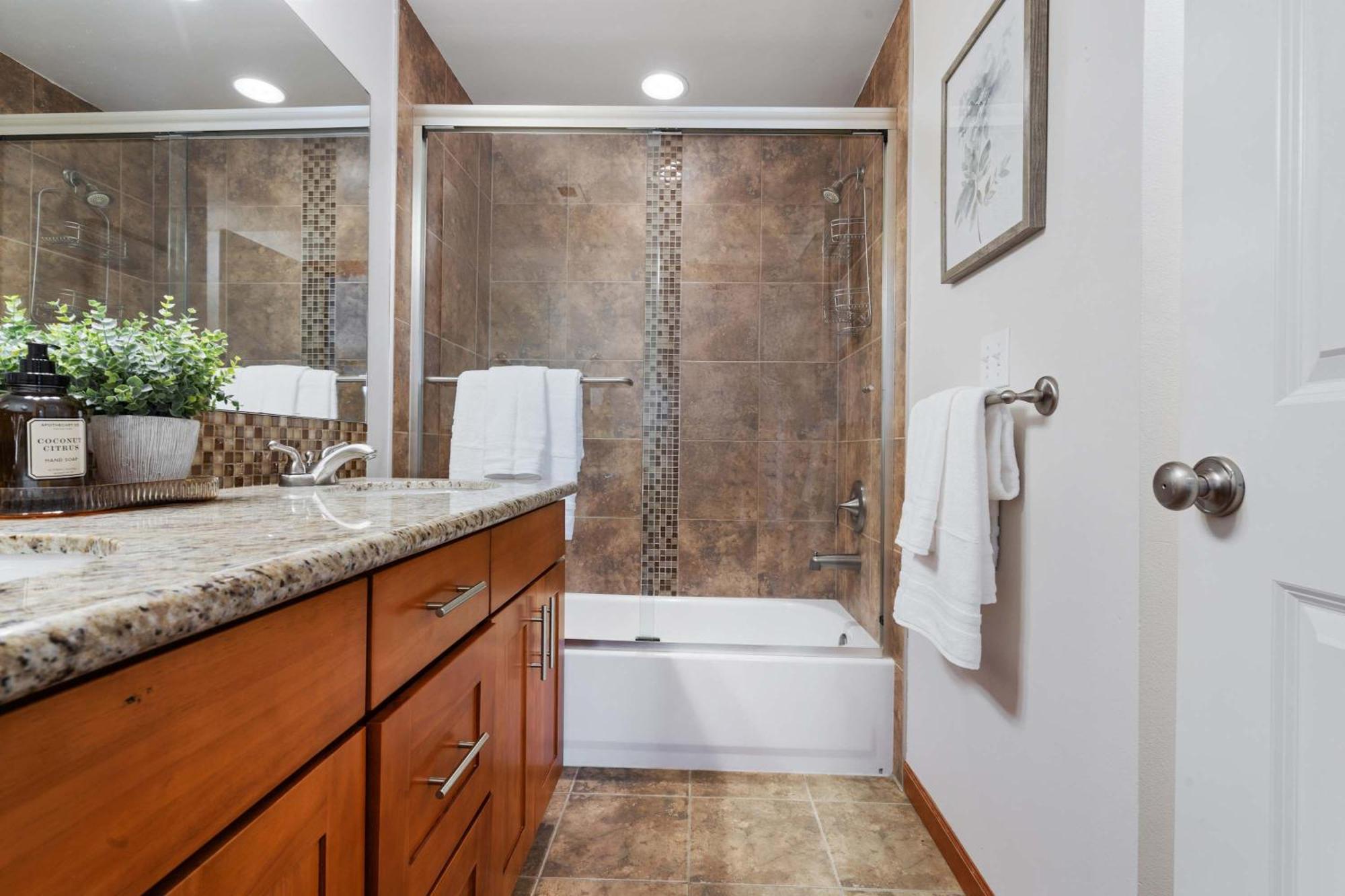 Lakeview Queen Anne 3br Townhome * Seattle