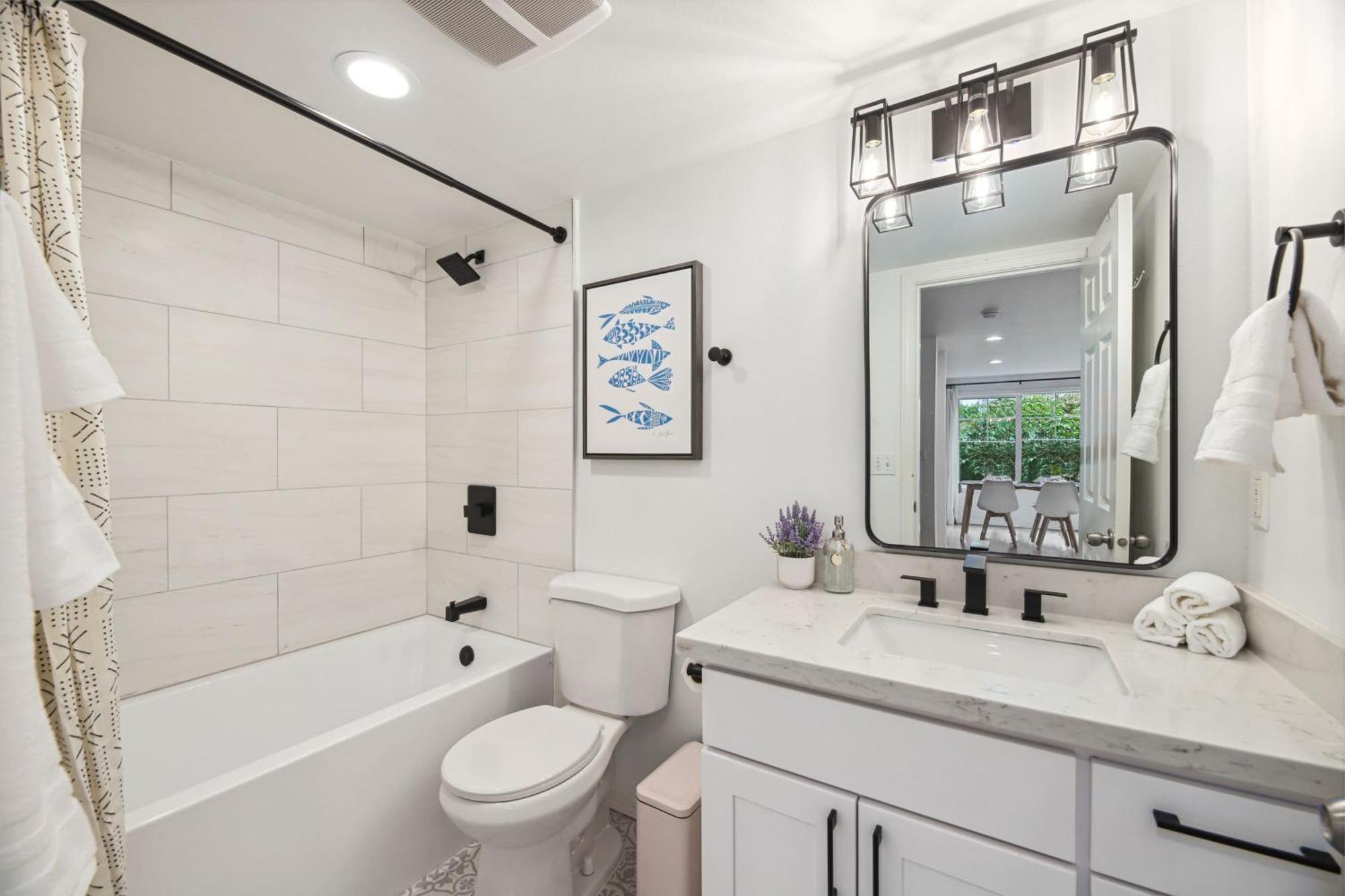 Remodelled With Ac Garage Yard Holiday home Seattle