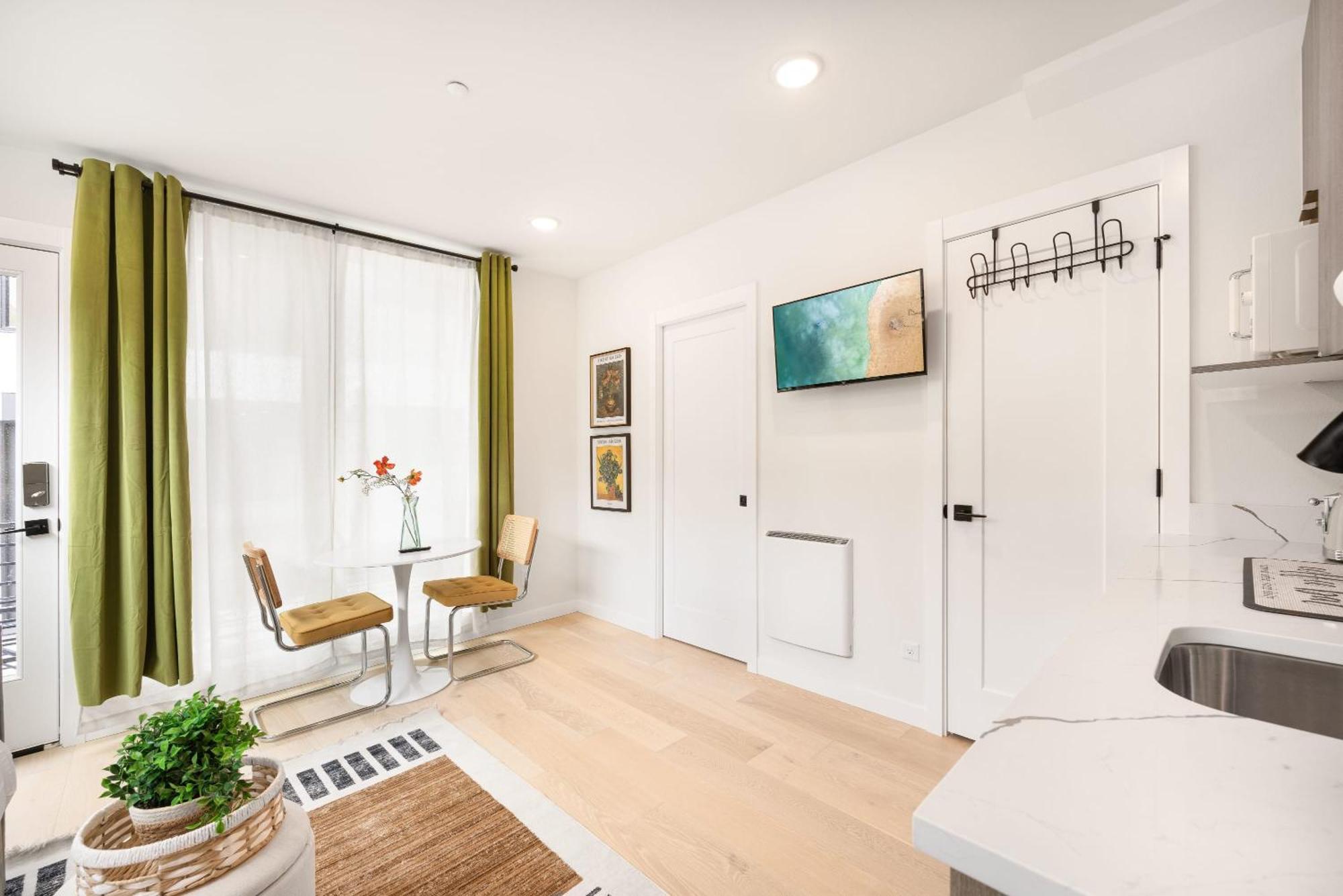 Brand New Eastlake - Slu Uw Shops & Eats Holiday home