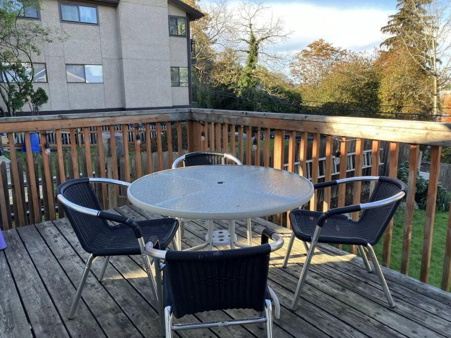Seattle-queen Anne-- 7 Bedroom 3 Ba--one Block To Spu *