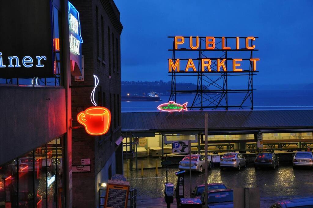 Holiday home Seattle-queen Anne-- 7 Bedroom 3 Ba--one Block To Spu