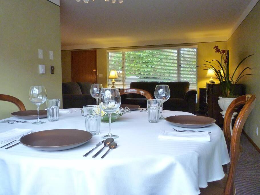 Quiet Residential Wallingford W/parking * Seattle