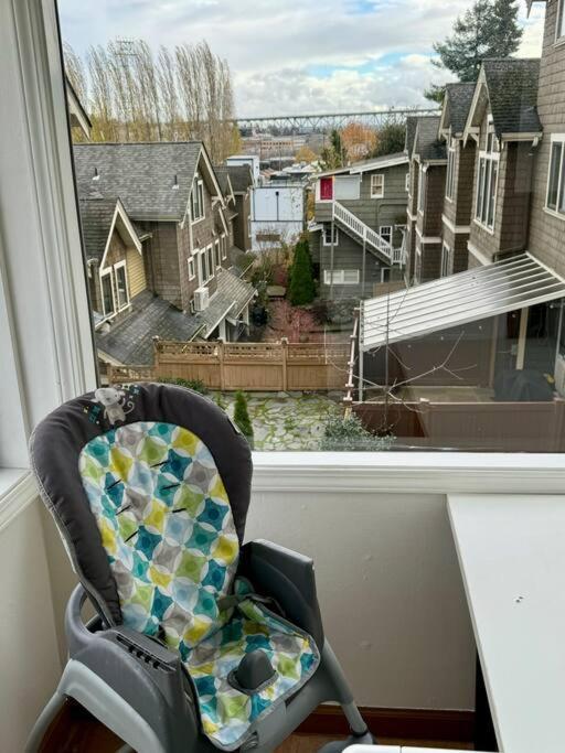 Holiday home Seattle-queen Anne-- 7 Bedroom 3 Ba--one Block To Spu *
