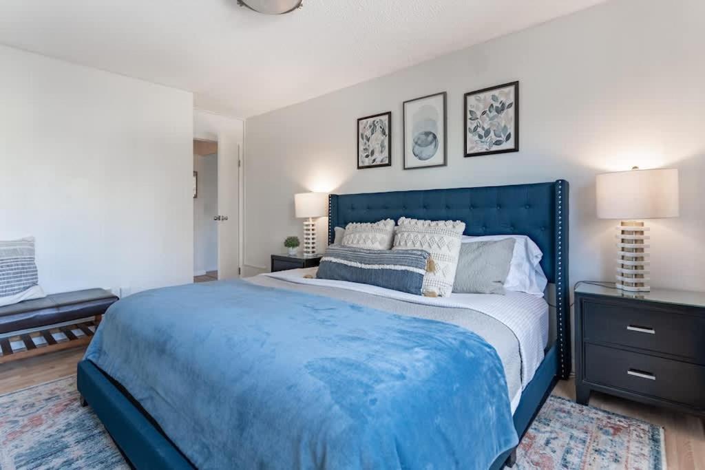 Holiday home Vibrant Downtown, King Bed, Work Desk & Kitchen