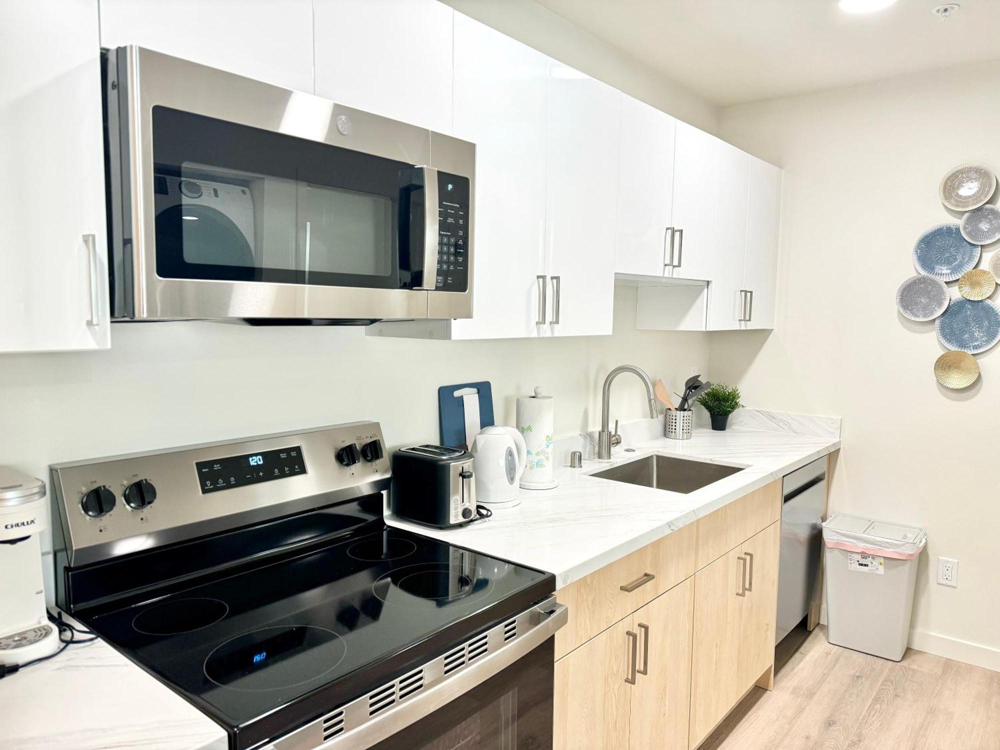 Luxurious Downtown In Apartment *