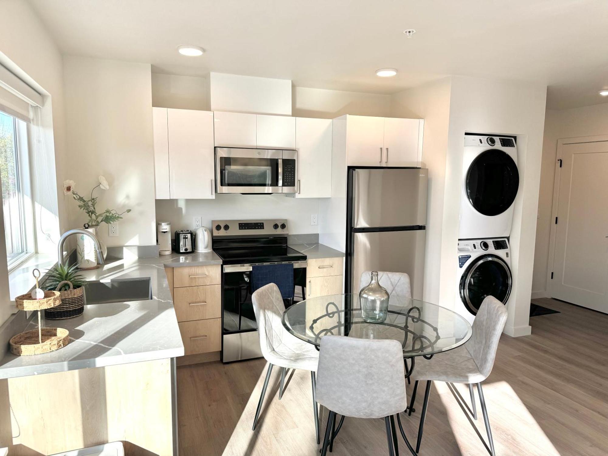 Luxurious Downtown In Apartment