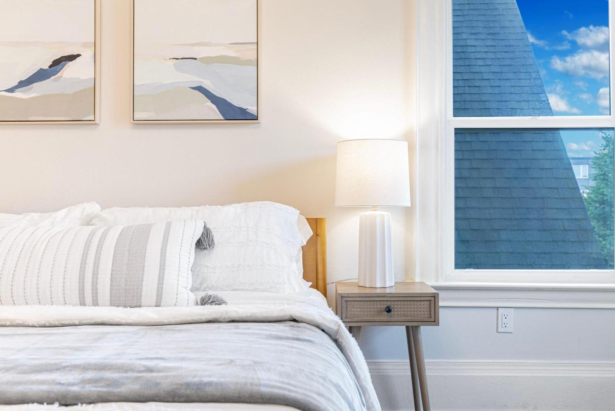 Vintage Meets Modern Spacious Capitol Hill Single Family With 97 Walk Score Holiday home Seattle