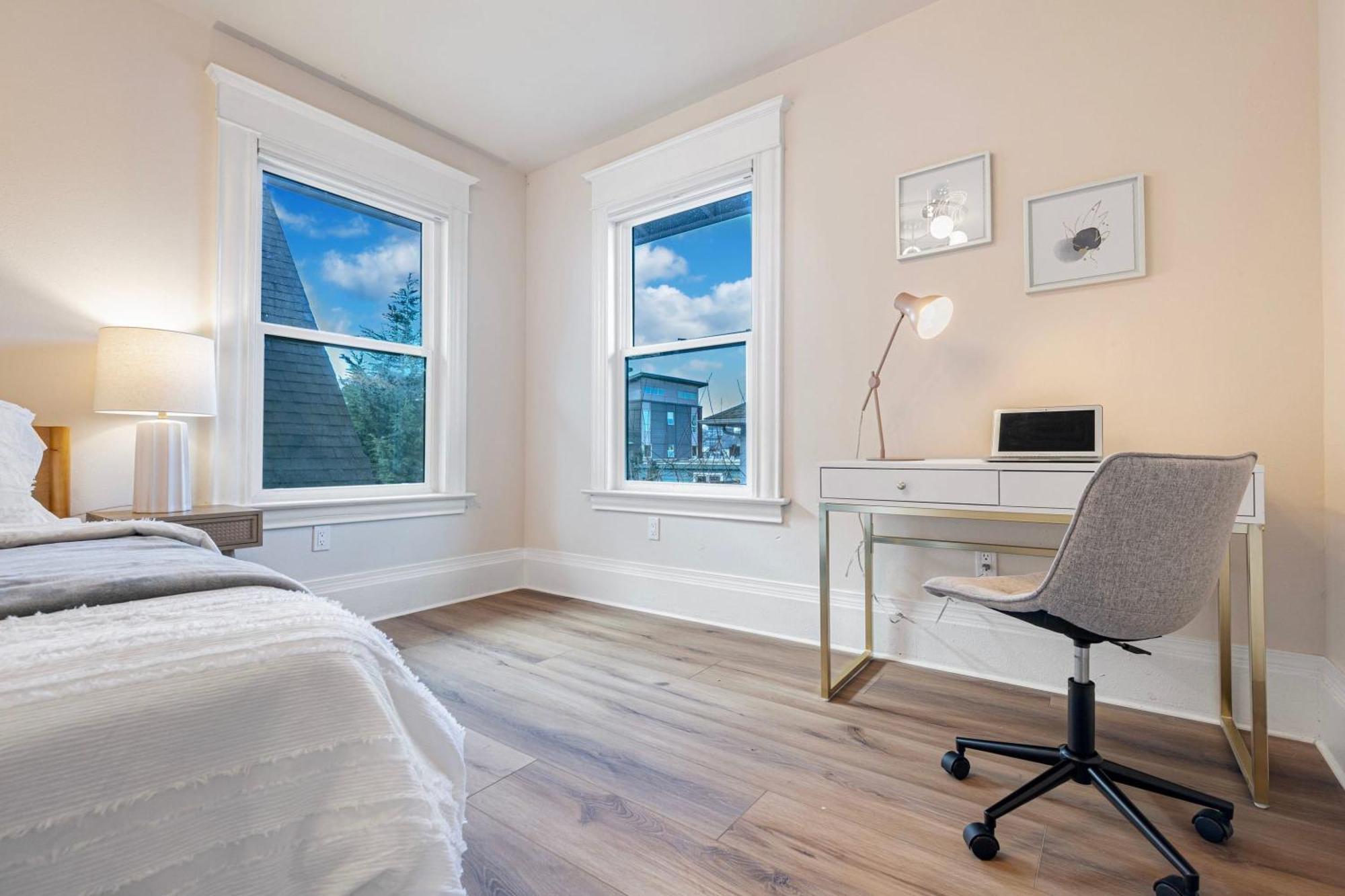 Holiday home Vintage Meets Modern Spacious Capitol Hill Single Family With 97 Walk Score Seattle