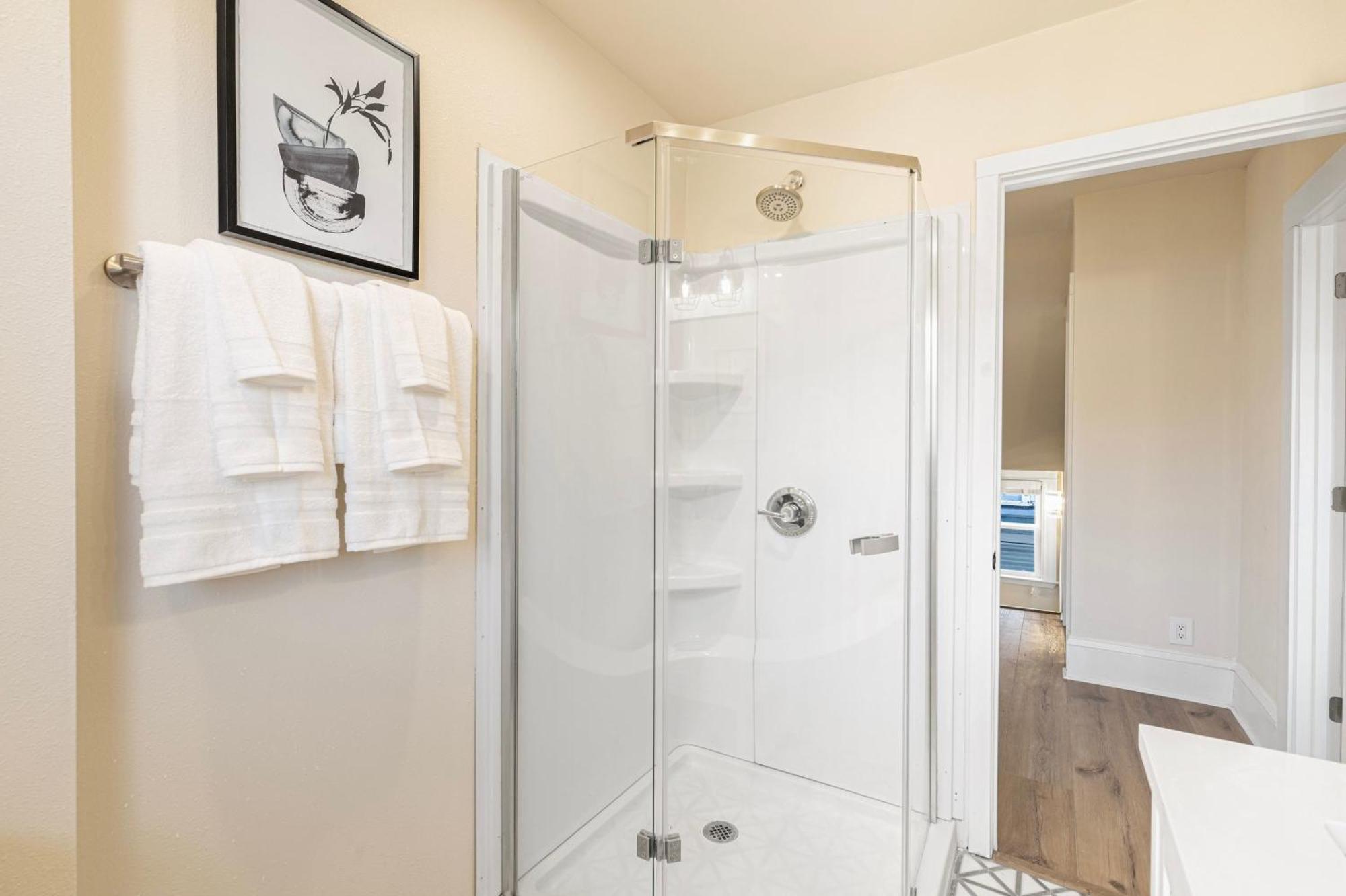Vintage Meets Modern Spacious Capitol Hill Single Family With 97 Walk Score Holiday home