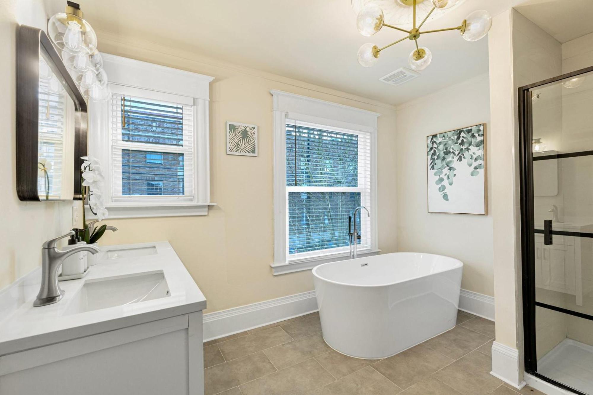 Holiday home Vintage Meets Modern Spacious Capitol Hill Single Family With 97 Walk Score Seattle