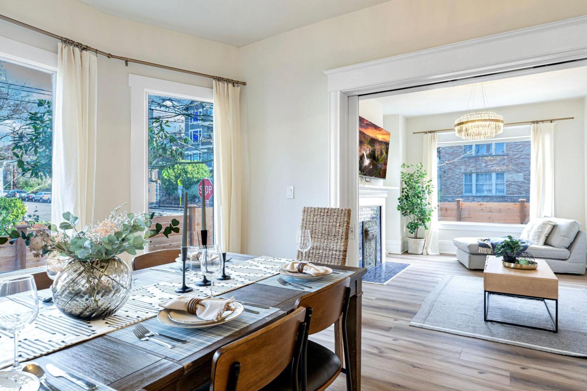 Holiday home Vintage Meets Modern Spacious Capitol Hill Single Family With 97 Walk Score