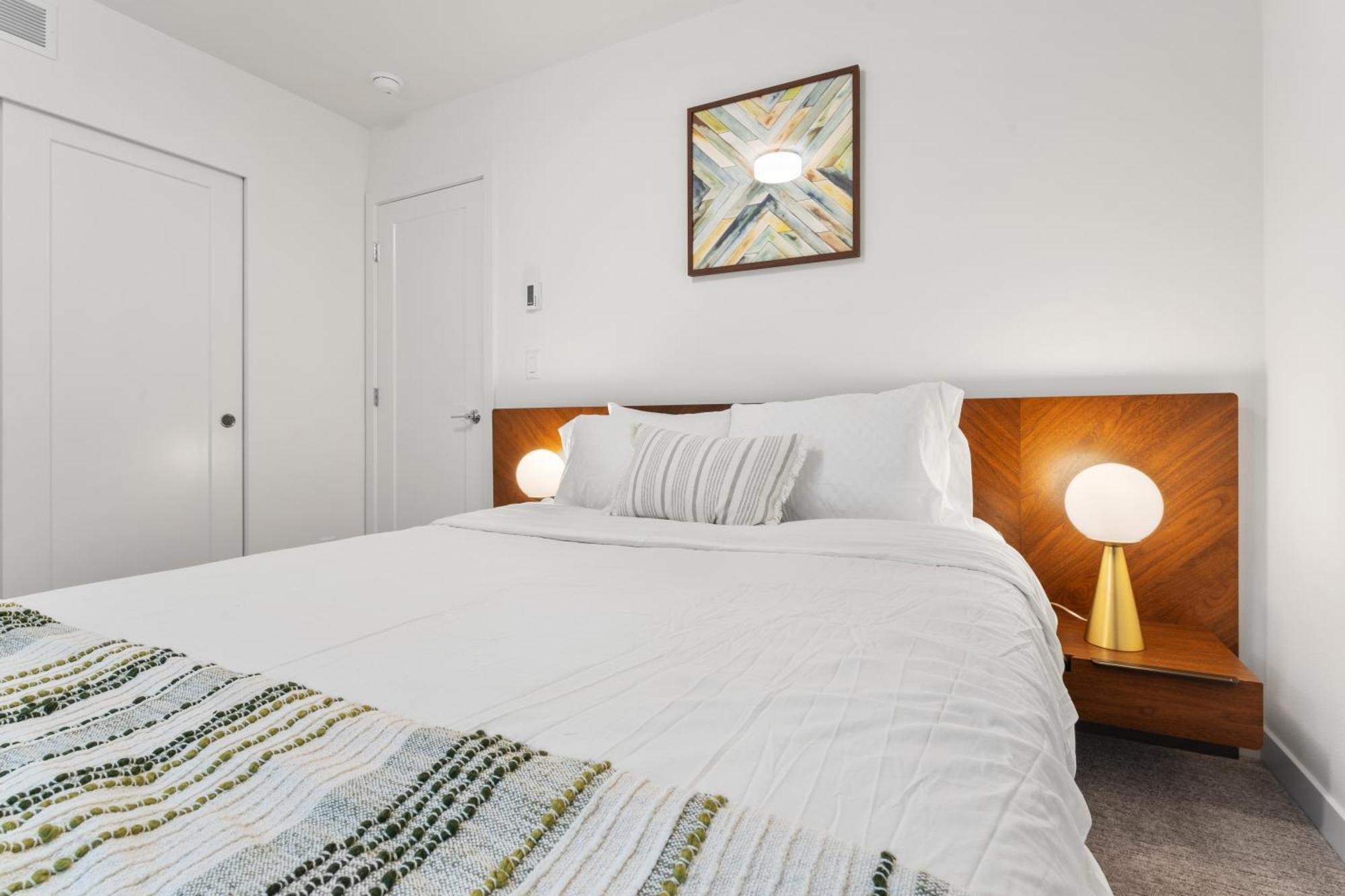 Luxe With Views & Rooftop * Seattle