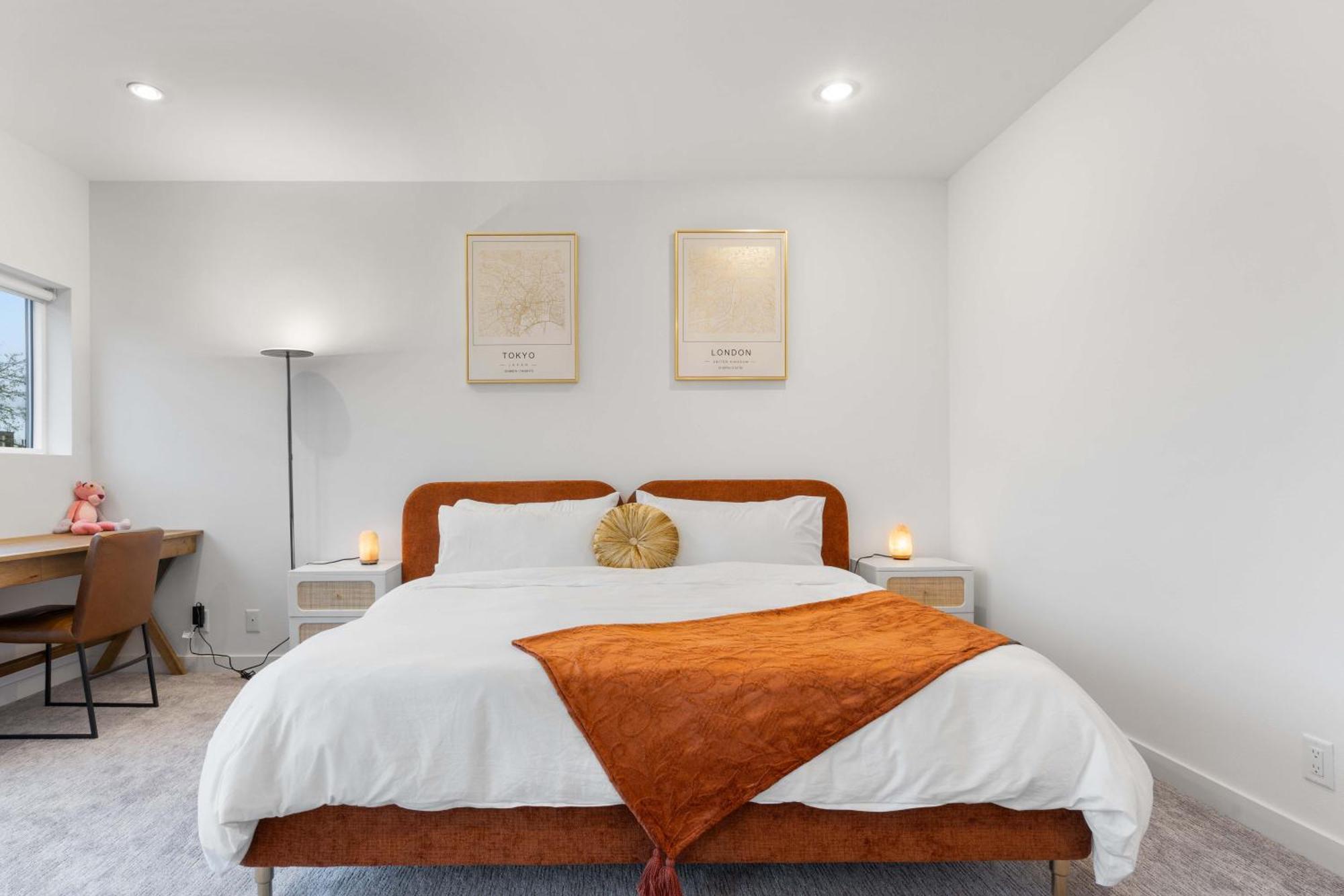 Apartment Luxe With Views & Rooftop