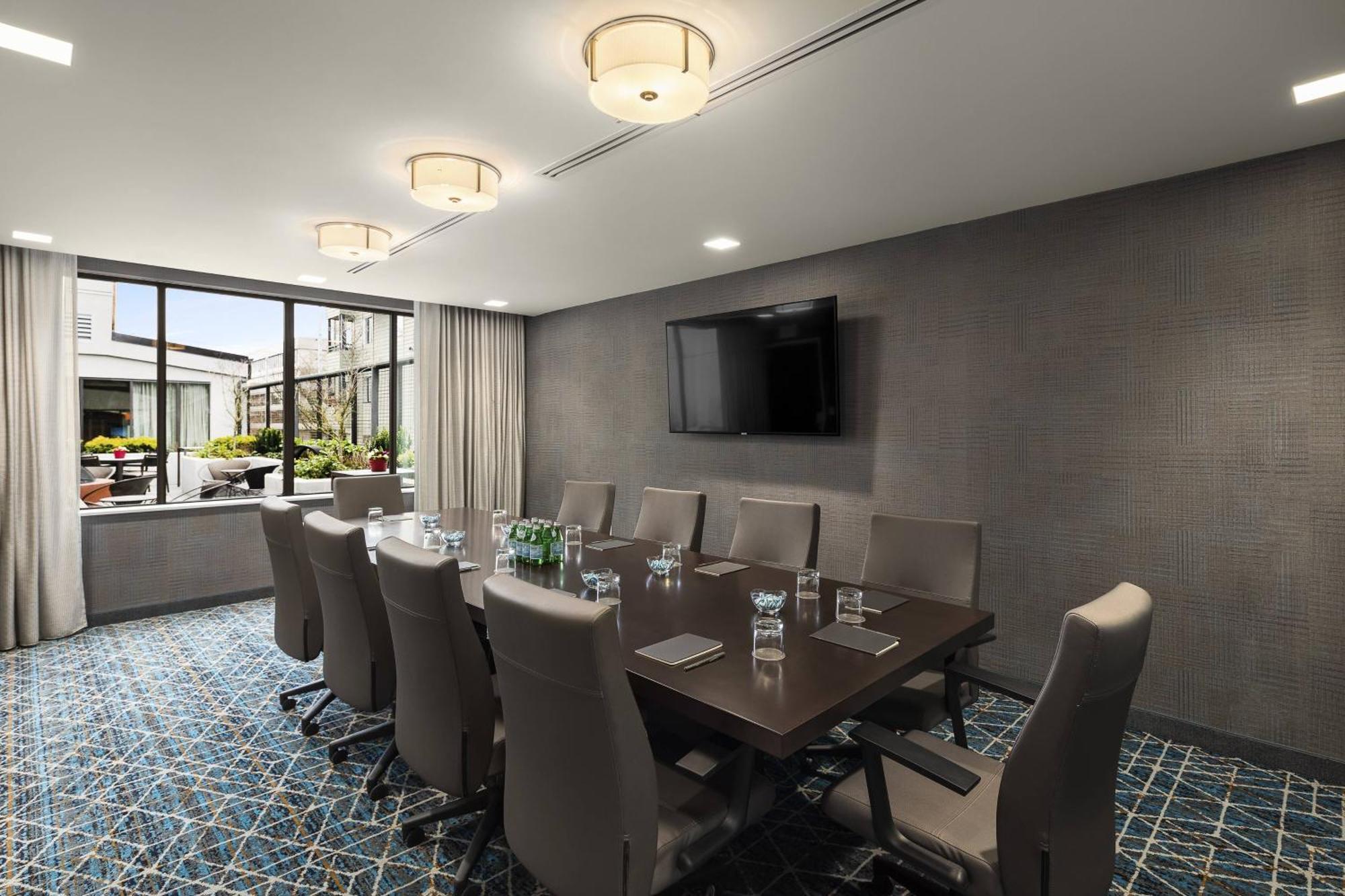 Courtyard By Marriott Northgate Seattle